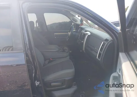 2019 Ram 1500 Classic Big Horn 4X4 6'4 Box из США, поврежденный, VIN 1C6RR7TT1KS575475